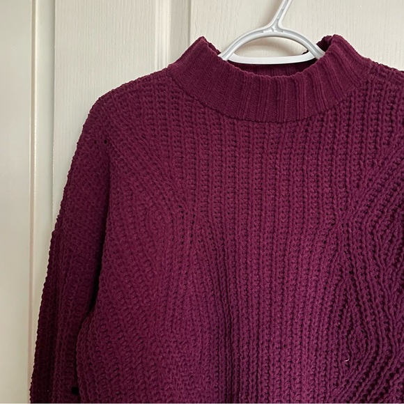 Hollister Maroon Mock Neck Chenille Sweater - Picture 3 of 7